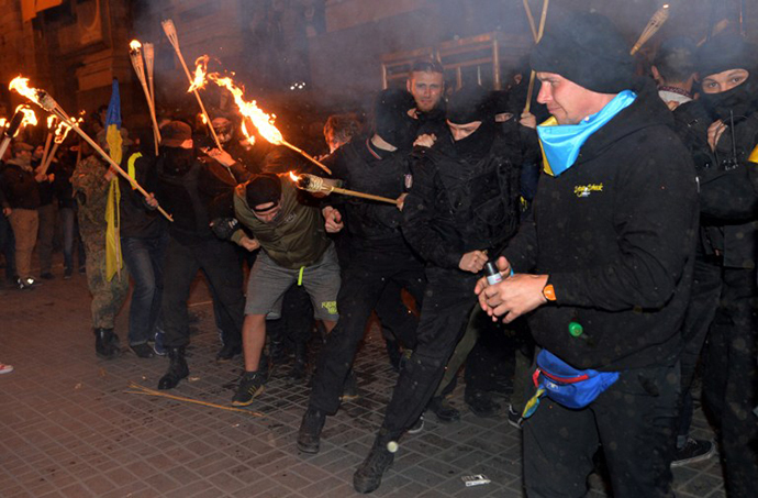 UKRAINE-RUSSIA-CRISIS-POLITICS-ULTRA-NATIONALISTS-FIGHTING