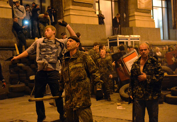 UKRAINE-RUSSIA-CRISIS-POLITICS-ULTRA-NATIONALISTS-FIGHTING