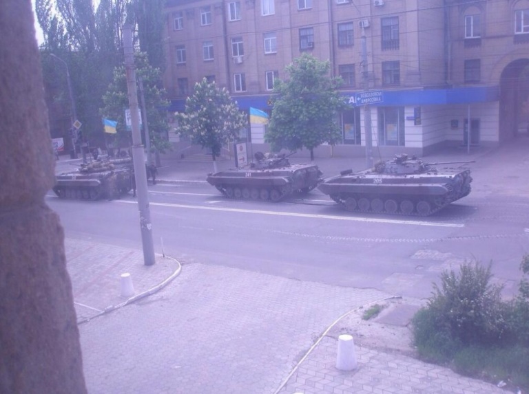 tanks-mariupol