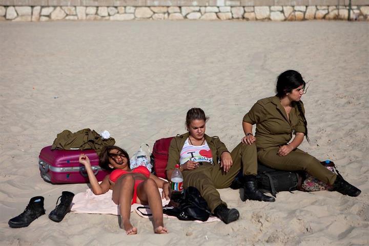 idf-women-31