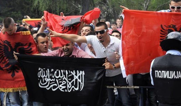Προς εθνικό διχασμό η Αλβανία – Οι ισλαμιστές δηλώνουν ανοιχτά «Τούρκοι» και όχι Αλβανοί
