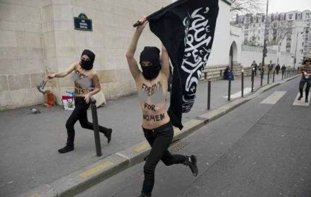 Θα το χάσουν το κεφάλι τους οι FEMEN – Τόπλες με σημαία τζιχαντιστών