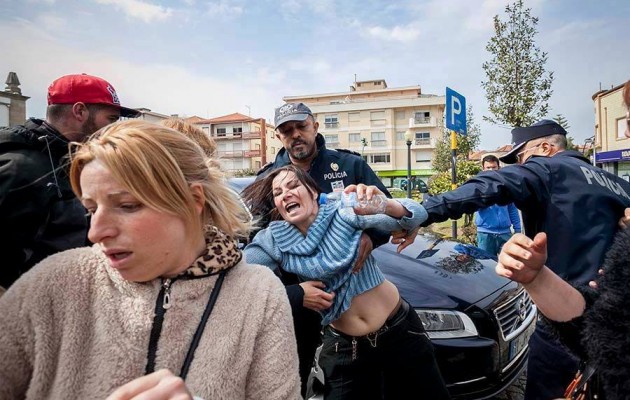 Μαζικές εξώσεις στην Πορτογαλία: Πάνοπλοι αστυνομικοί πετάνε οικογένειες στο δρόμο!