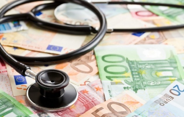 Σχέδια για φοροαπαλλαγές στα ιατρικά έξοδα με τη χρήση πιστωτικών καρτών