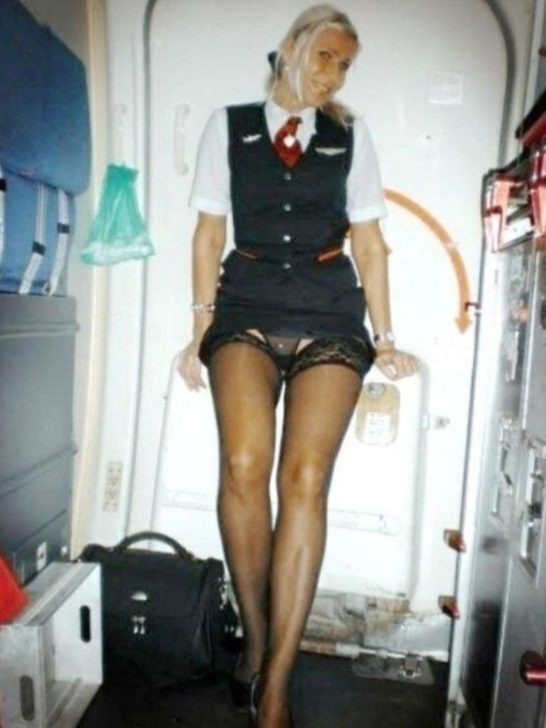 air_hostess3