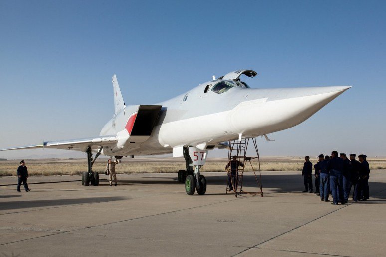 Russian-jets-in-Iran-3