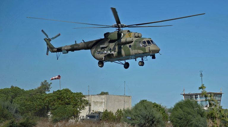 Ένα ρωσικό ελικόπτερο Mi8 σαν αυτό που καταρρίφθηκε τη Δευτέρα από τους τζιχαντιστές. 