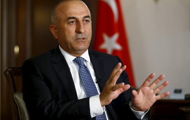 Έξαλλος ο Τσαβούσογλου: Κάθε όπλο στους Κούρδους της Συρίας συνιστά απειλή για την Τουρκία
