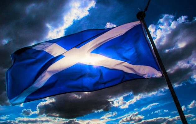 Κομισιόν: Αν η Σκωτία ανεξαρτητοποιηθεί θα είναι μια χώρα εκτός Ε.Ε.