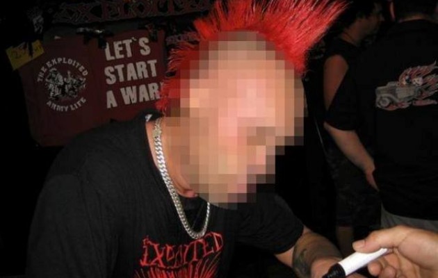 ΣΟΚ: Τραγουδιστής υπέστη καρδιακή προσβολή κατά τη διάρκεια συναυλίας του!