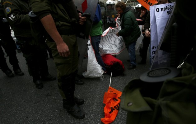 ΑΔΕΔΥ: Όργιο βίας από την κυβέρνηση