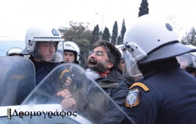 Χημικά, ένταση και προσαγωγές στο υπουργείο Διοικητικής Μεταρρύθμισης