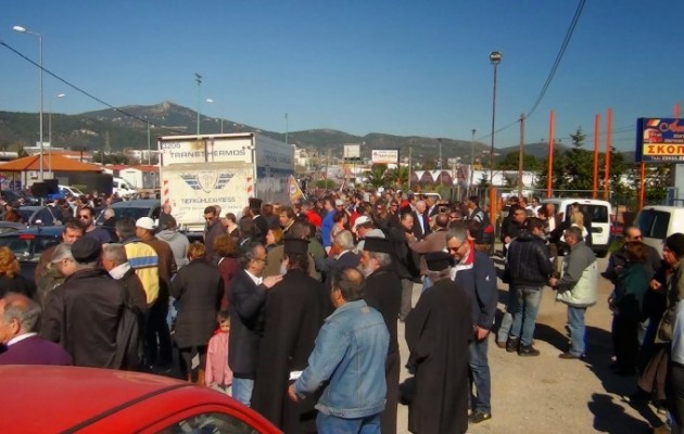 Χιλιάδες στα διόδια Αφιδνών φώναξαν “Δεν πληρώνω!”