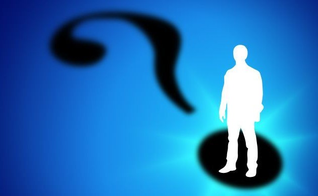 Αυτός είναι ο μεγαλοδημοσιογράφος του mail Στουρνάρα