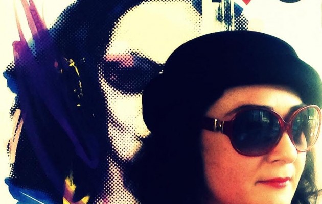 «Ι LOVE U»: Η Ελένη Ουζουνίδου ερμηνεύει Λούλα Αναγνωστάκη