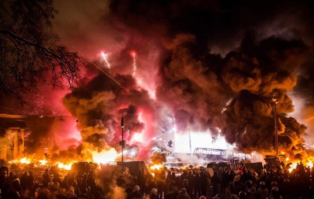Συγκλονιστικές φωτογραφίες: Το Κίεβο φλέγεται!