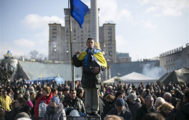 Αναβάλλεται ο σχηματισμός μεταβατικής κυβέρνησης στην Ουκρανία