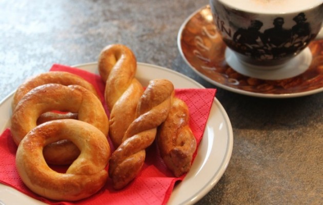 Παρέμβαση Καλαντζή για τα… κουλουράκια της Βουλής