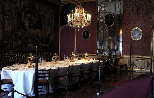 “Λεφτά υπάρχουν” στη Βουλή: Έδωσαν 7.000 ευρώ  για ένα γεύμα