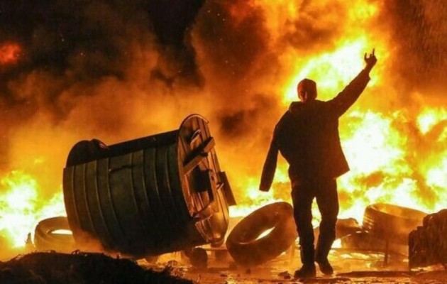 ΚΚΕ: “Ευρώπη και ΗΠΑ στηρίζουν φασιστικές δυνάμεις στην Ουκρανία”