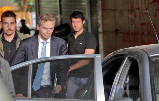 Πενήντα καθαρίστριες “τρόμος” για την τρόικα!