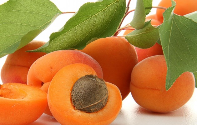 Μην τρώτε κουκούτσια από πικραμύγδαλα και βερίκοκα