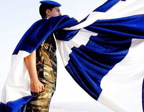 Παρουσιαστής στέλνει το μήνυμά του για την 25η Μαρτίου – «Ζήτω η Ελλάς! Αθάνατη Ελληνική Ψυχή» (εικόνες)