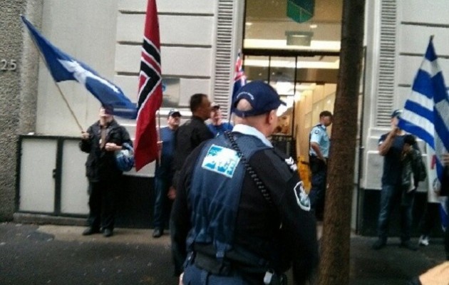 Σίδνεϊ: Διαδήλωση συμπαράστασης Αυστραλών νεοναζί στη Χρυσή Αυγή