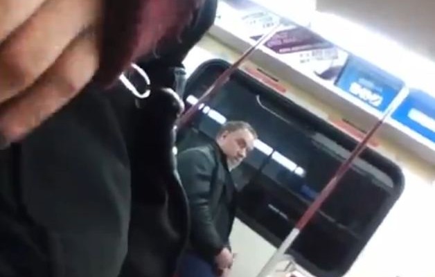 Σοκ: Αυνανιζόταν μέσα στο μετρό του Τορόντο (βίντεο)