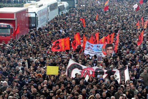 Δύο εκατομμύρια Τούρκοι στους δρόμους για τον Μπερκίν