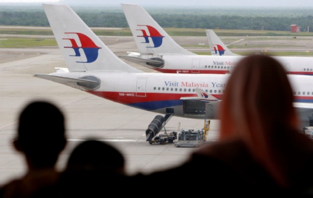 Βρέθηκαν συντρίμμια από το “εξαφανισμένο” Μπόινγκ της Μalaysia Airlines