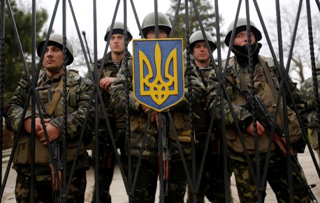 Άδεια να πυροβολήσουν Ρώσους έλαβαν οι Ουκρανοί στρατιώτες στην Κριμαία