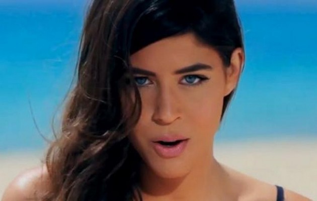 Έγινε κοκκινομάλλα η Ντέμη (εικόνα)