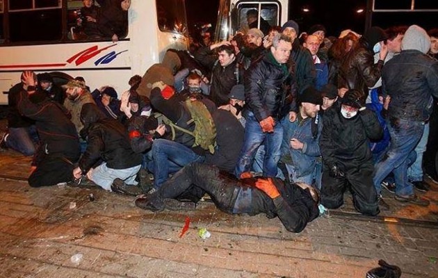 ΕΚΤΑΚΤΗ ΕΙΔΗΣΗ: Βίντεο – σοκ από τα φονικά επεισόδια το Νονέτσκ της Ουκρανίας