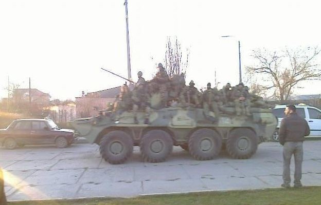 Βίντεο από την εισβολή των Ρώσων σε βάση της Ουκρανίας – Τρεις τραυματίες