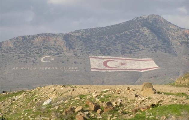 Σάλος στα κατεχόμενα: Κατέβασαν τουρκική σημαία