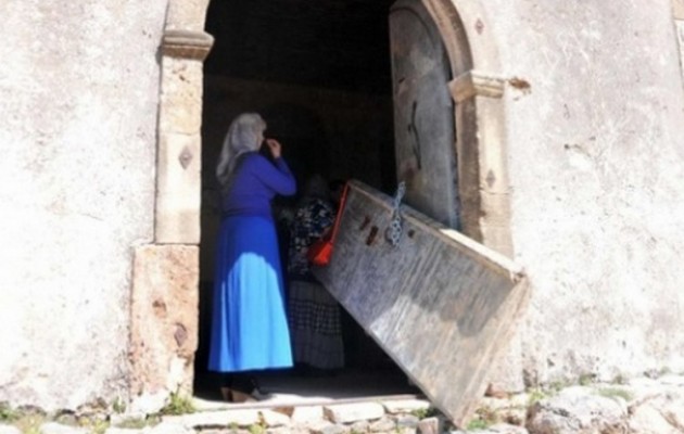 Τουρκία: Λεηλάτησαν ιστορική εκκλησία και έγραψαν “Θα καείτε στην κόλαση”