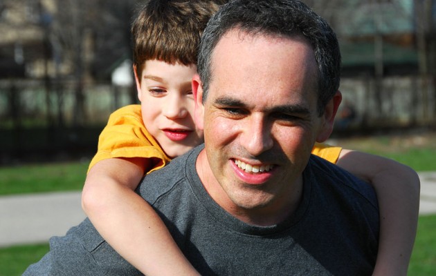 Άδειες για ανατροφή τέκνων και σε πατέρες