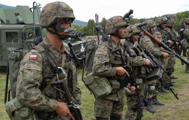 Οι Πολωνοί ζητάνε από τις ΗΠΑ να στείλουν στρατό να τους προστατεύσει από τον Πούτιν