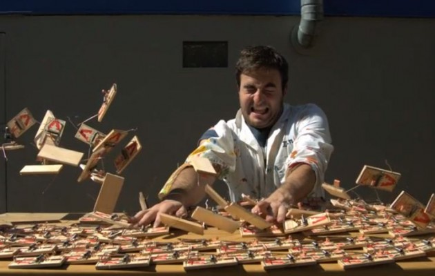 H αλυσιδωτή αντίδραση της… ποντικοπαγίδας σε αργή κίνηση (βίντεο)