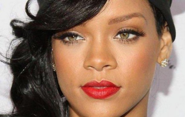 Το πουλάει το σπίτι η Ριάνα (εικόνες)