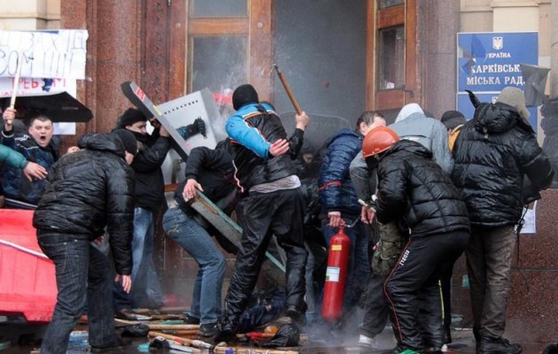 120 ρωσόφωνοι τραυματίες από τις συγκρούσεις με Ουκρανούς ναζί!