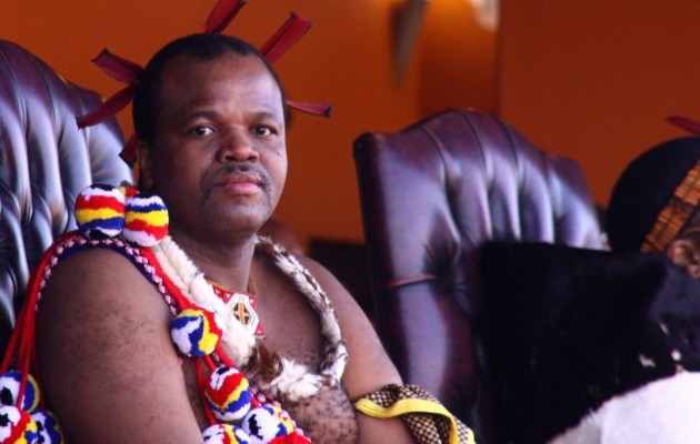 Είναι… Βασιλιάς: Εγκαινίασε πολυτελές αεροδρόμιο που θα δέχεται… 1 δρομολόγιο