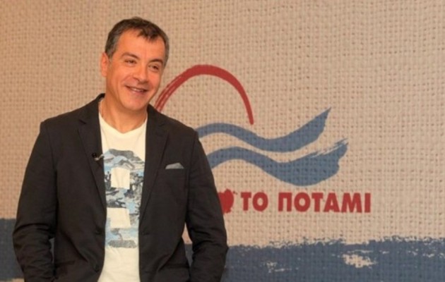 Το κομπλιμέντο στον Θεοδωράκη: “Α, εσύ είσαι πιο όμορφος από τον Τσίπρα!”