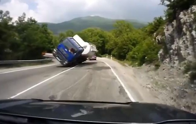 Δείτε όλους τους τυχερούς ανθρώπους του κόσμου σε ένα βίντεο