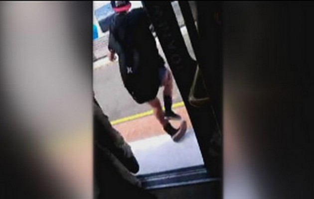 Πήδηξε από το παράθυρο τραίνου που ήταν… εν κινήσει