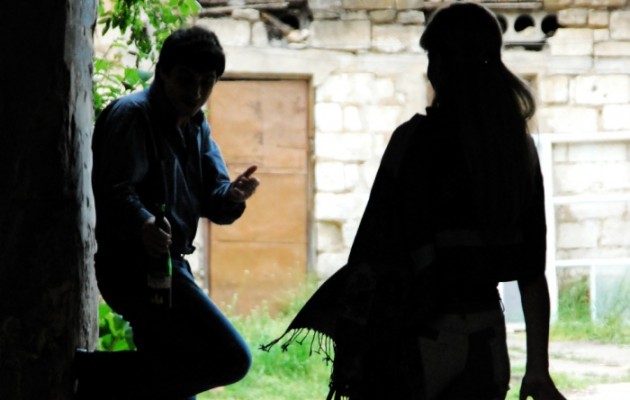 Ανήλικος επιτέθηκε σεξουαλικά σε φοιτήτριες στη μέση του δρόμου