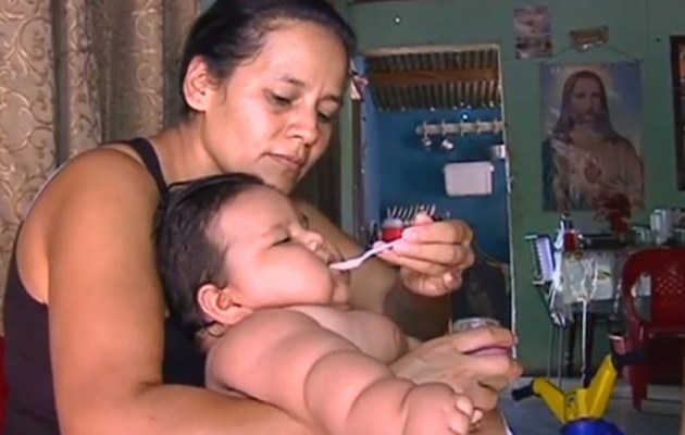 Είναι 8 μηνών και ζυγίζει… 21 κιλά! (βίντεο)