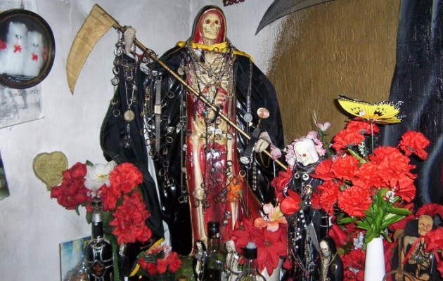 Οπαδοί της αίρεσης Άγιος Θάνατος κρατούσαν τη 15χρονη θετή κόρη τους φυλακισμένη σε γκαράζ επί 9 χρόνια