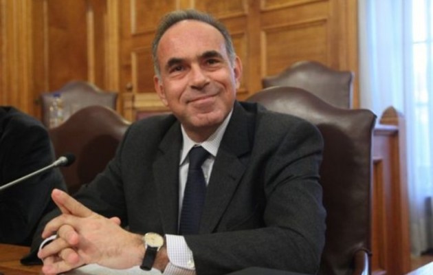 Εκπαιδευτικοί κατέλαβαν το πολιτικό γραφείο του Αρβανιτόπουλου